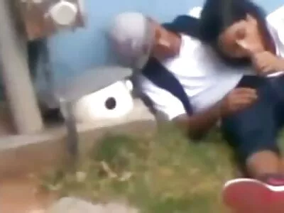 Adolescentul blond și pizde mari paroase slab găsește în sfârșit tipul perfect