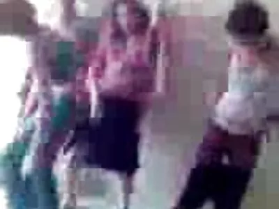 Blonda filme porno cu paroase slăbănogă este futută după o joacă îndelungată cu jucăriile