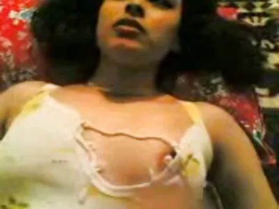 Frumusețea alternativă Anna Bell face sex ciudat cu un femei flocoase xxx BWC