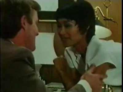 Fetița palidă Jenny filme porno cu grase paroase Fer se joacă cu păsărică după antrenament