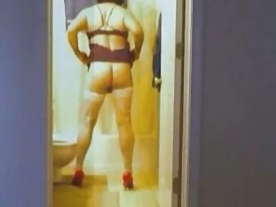 Sex batrane paroase la piscină și facefucking pentru o curvă asiatică bustină